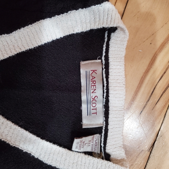 Sweater - Picture 2 of 2